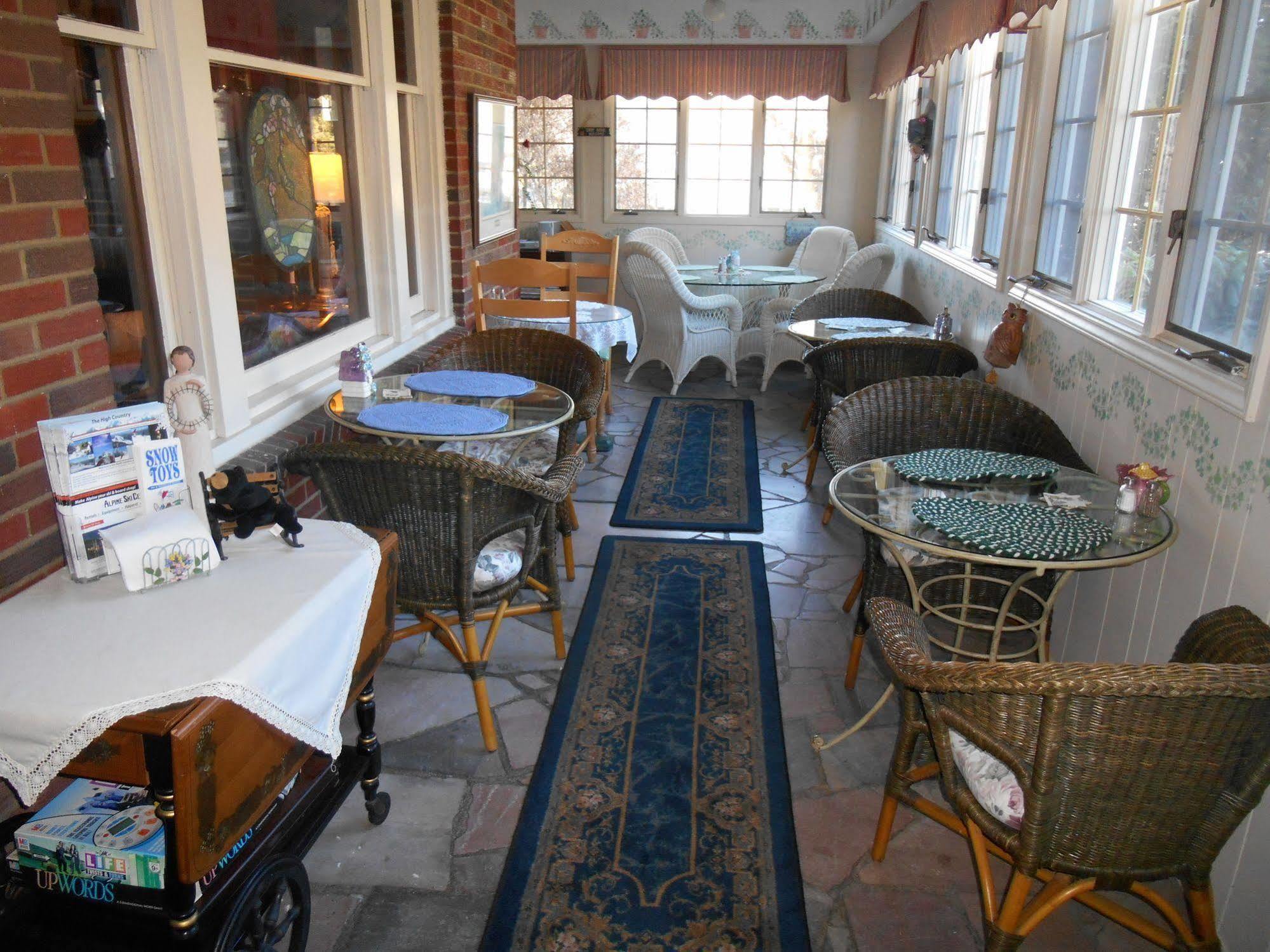 Azalea Inn Bed And Breakfast بانير إلك المظهر الخارجي الصورة
